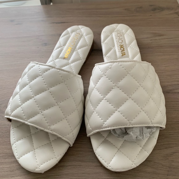 SPRING/SUMMER SLIPPERS - Picture 2 of 2